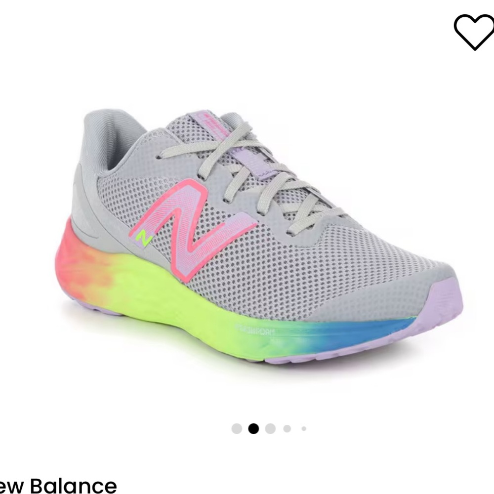 NEW BALANCE Girls Arishi V4 running shoes size 1
New without tags!